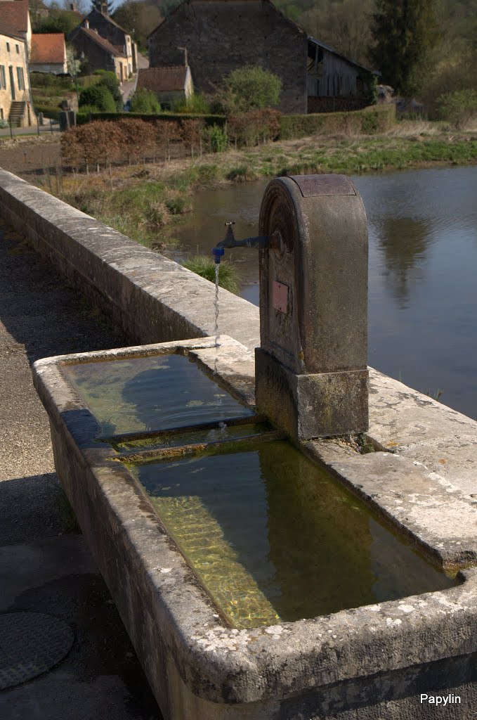 Une fontaine by Alain /Papylin