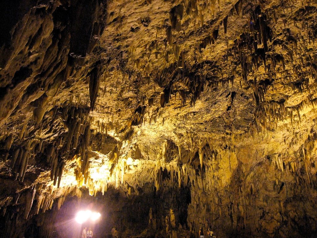 Drongarati Cave Nähe Sami, Kefalonia by PETEGE