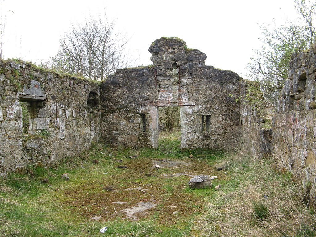 Inside the derelict farmhouse of Saughs Farm by alfaetrin