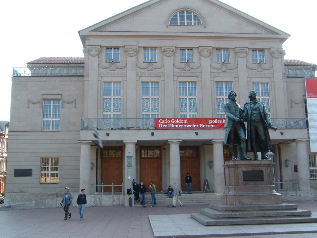 Goethe- und Schiller-Denkmal auf dem Theaterplatz by khopan