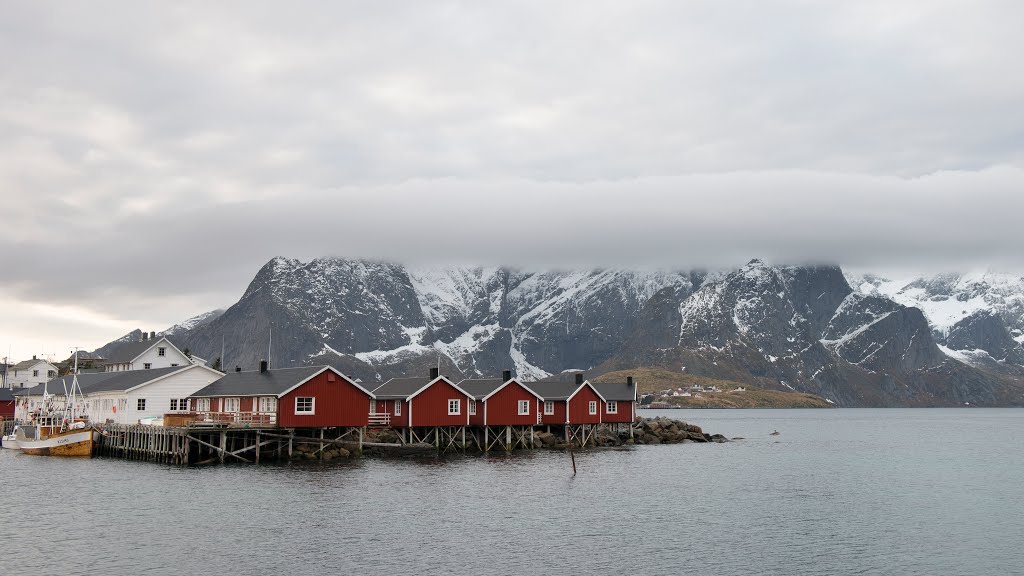 Hamnøy by Robert van Poppelen