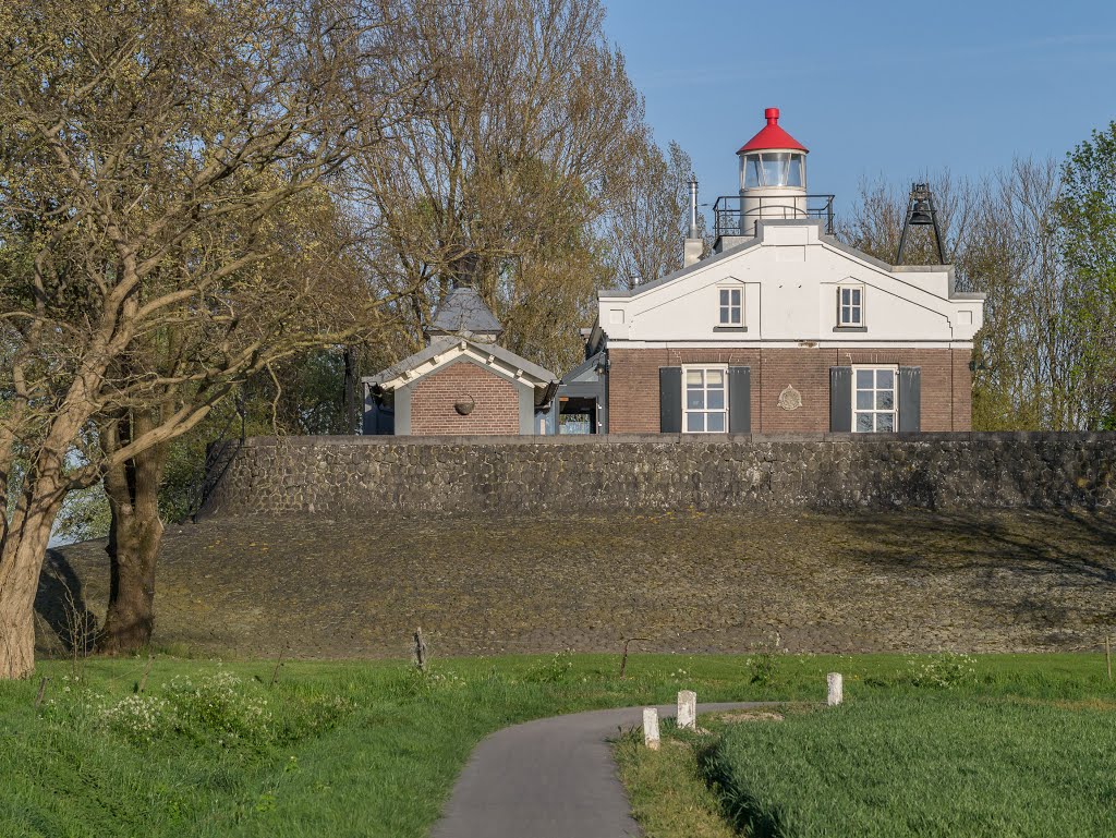 Lichtwachterswoning oud Kraggenburg (BB) by Bayke de Vries