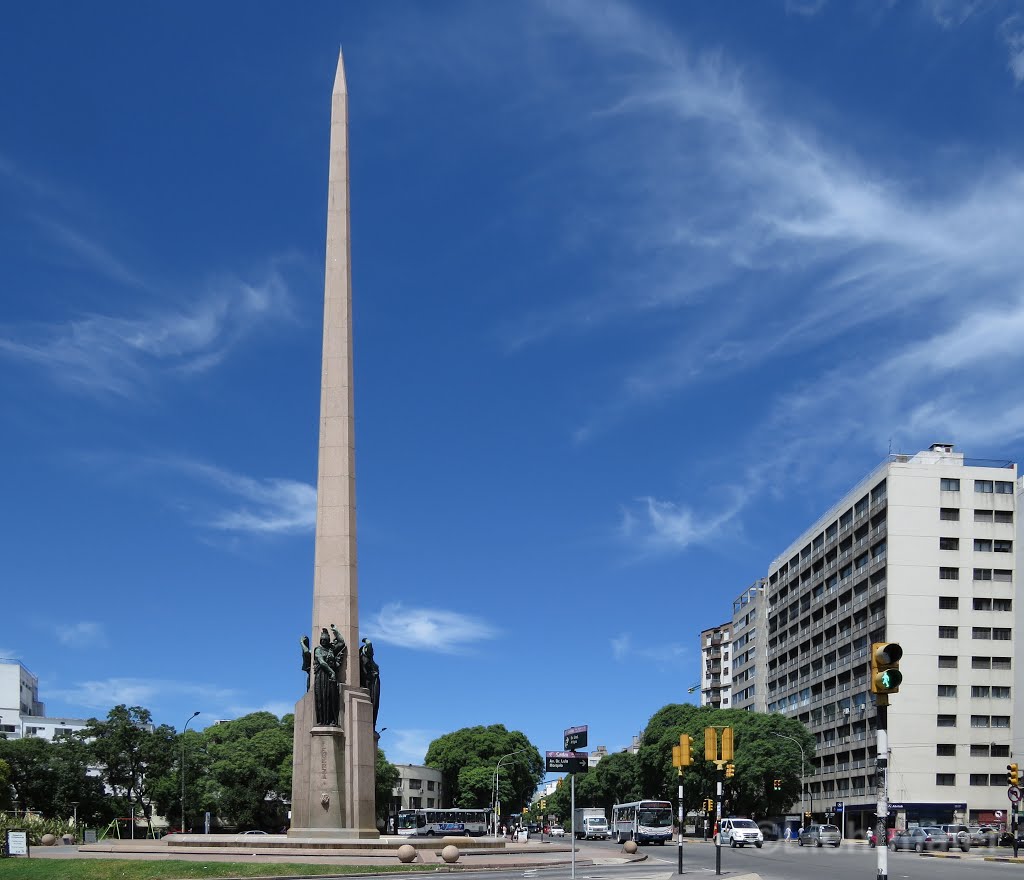 Obelisco a los Constituyentes Montevideo Uruguay by Lichtmaler