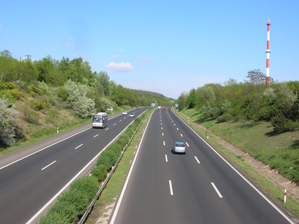 M3 Freeway, Gödöllő, Hungary by The Broccoli