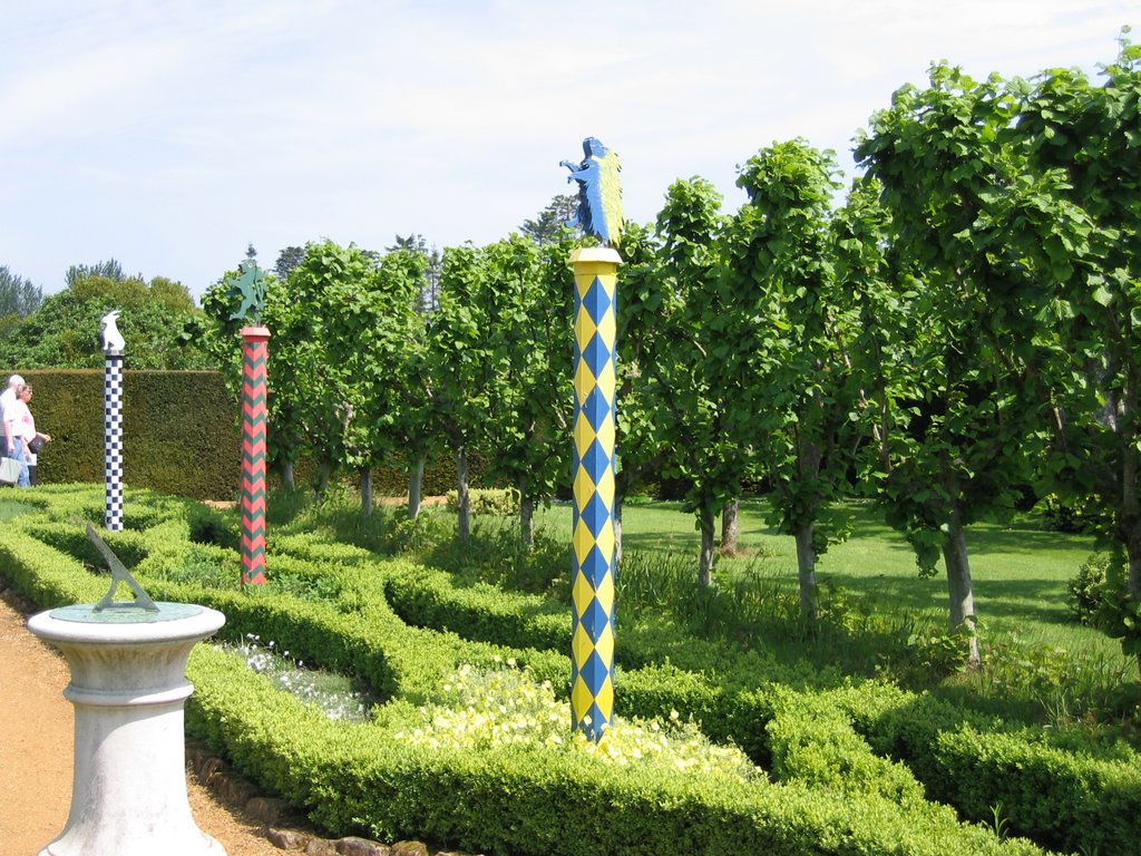 Sundial and Heraldic Figures at Penshurst by CliveM