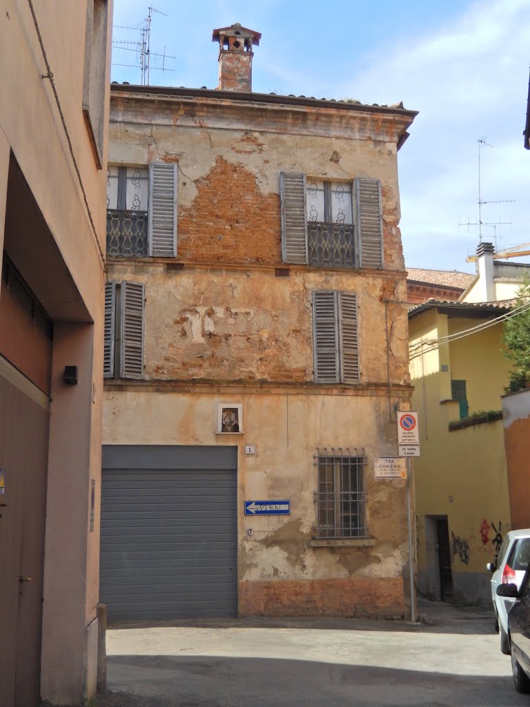 Faenza - Via Concerie - Un angolo del vecchio centro storico/ A corner of the old town (18/04/2014) by esse est reminisci (SAVE PANORAMIO)