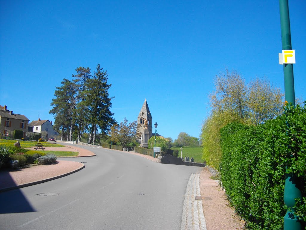 D8 & chapelle à St-Maurice-lès-Châteauneuf by Claudius B.