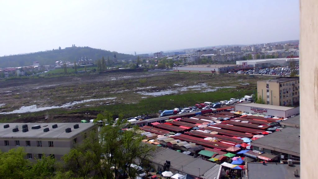 Panoramă din blocul T4, blvd. N. Iorga, aprilie 2014 by cantemir.iasi