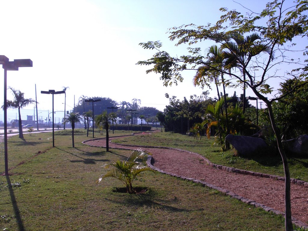 Jardim as margens do rio Jundiaí. by joao batista shimoto