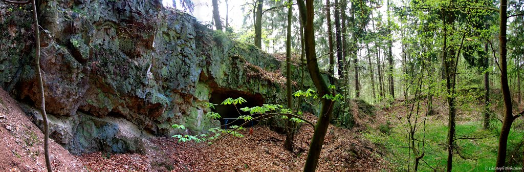 Hradiště - starý lom (Alter Steinbruch am Berg Hradiště) by ChristophBieberstein