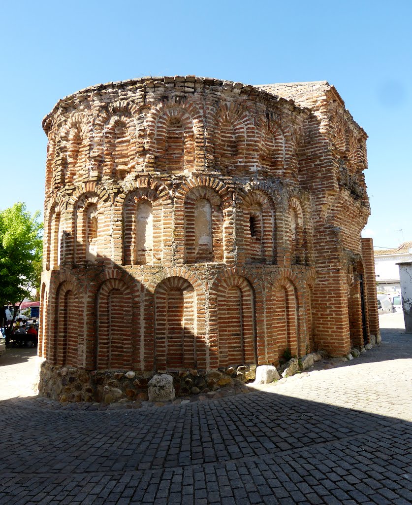 El Morabito (ábside de la antigua Iglesia de los Milagros) by benjamin M. M.