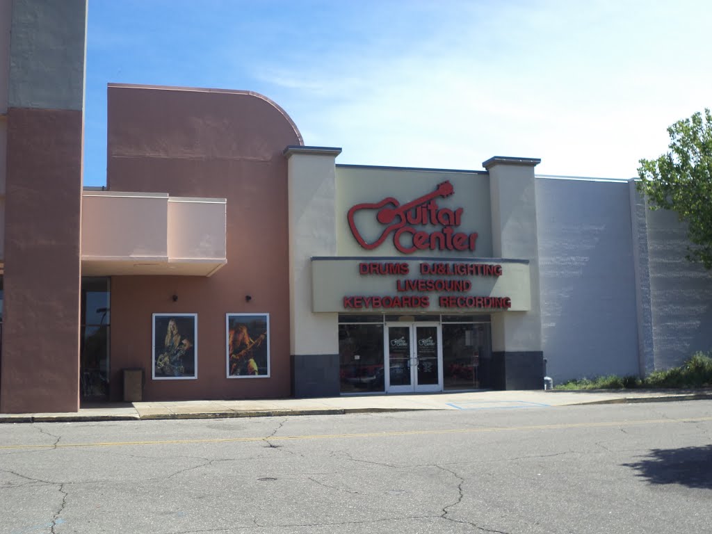 Guitar Center, Tallahassee Mall by mriveraz