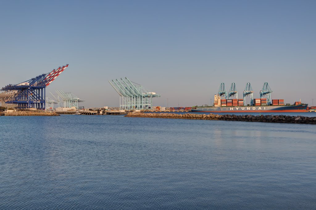 Port of Long Beach by GeoTravelPhoto