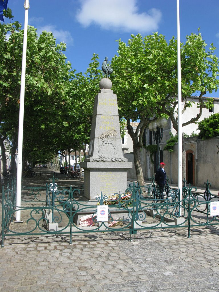 Le monument aux morts, cours felix faure by jean-claude baisse