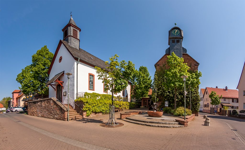 St. Lukas Platz in Aschaffenburg, Stadtteil Leider by Umfli