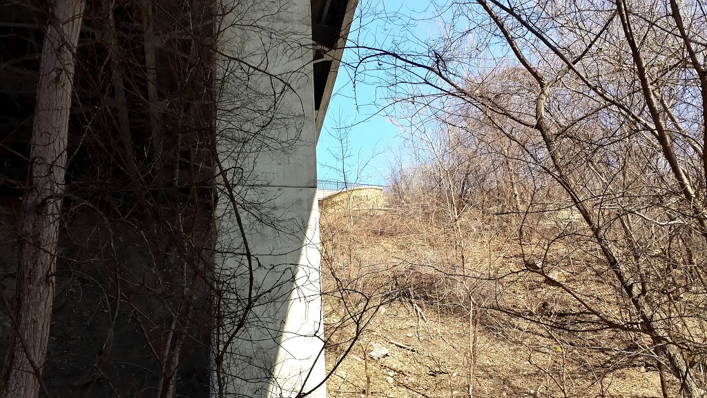 Minnesota State Highway 5 Bridge by Gabriel Vanslette