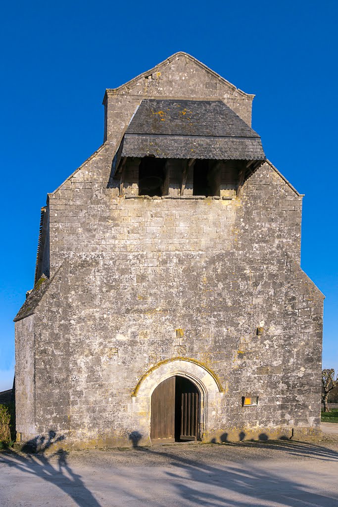 Église Saint Martin du XIIème Siècle du MEUX - 17500 by Pierre THIBAULT