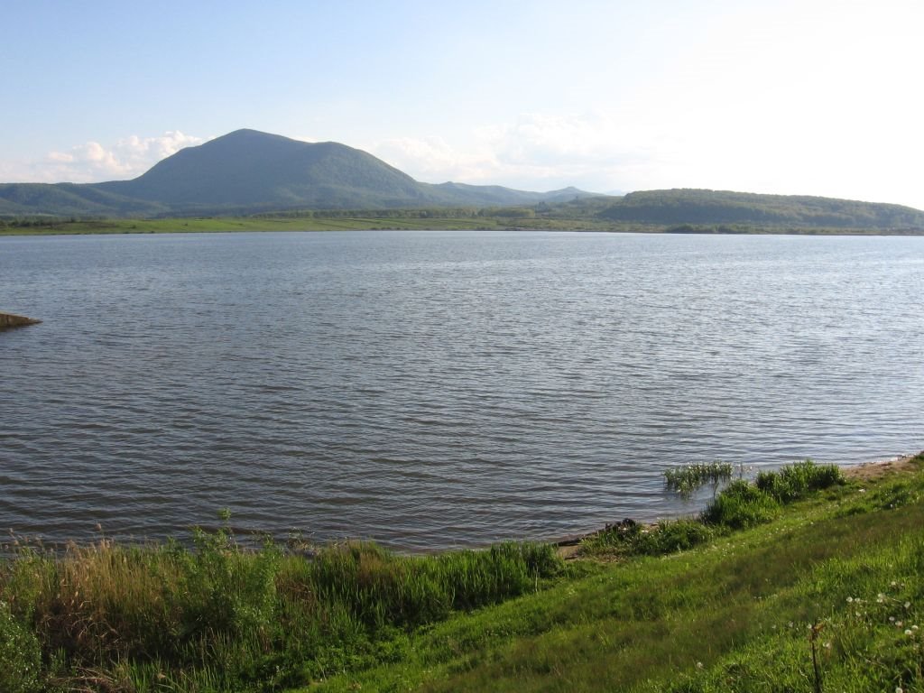 Dumbravita Lake near Brasov by tekzen