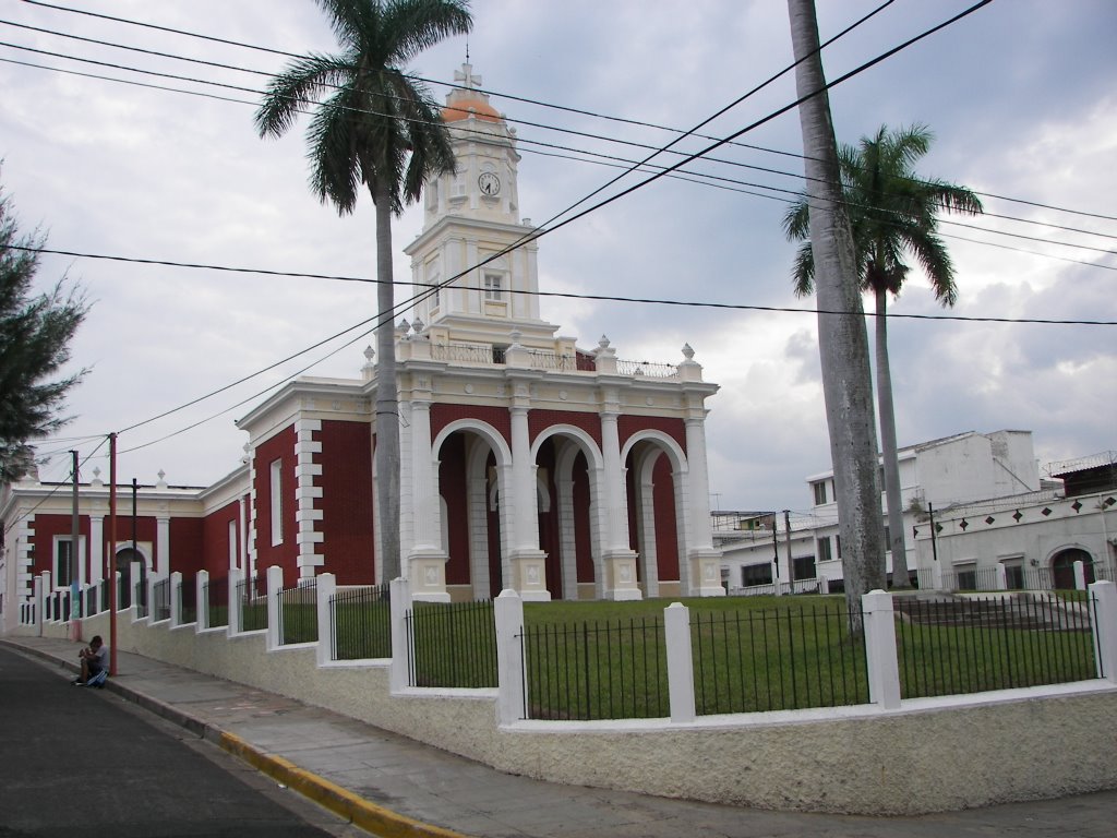 Iglesia Del Carmen by QUIQUE MORAN