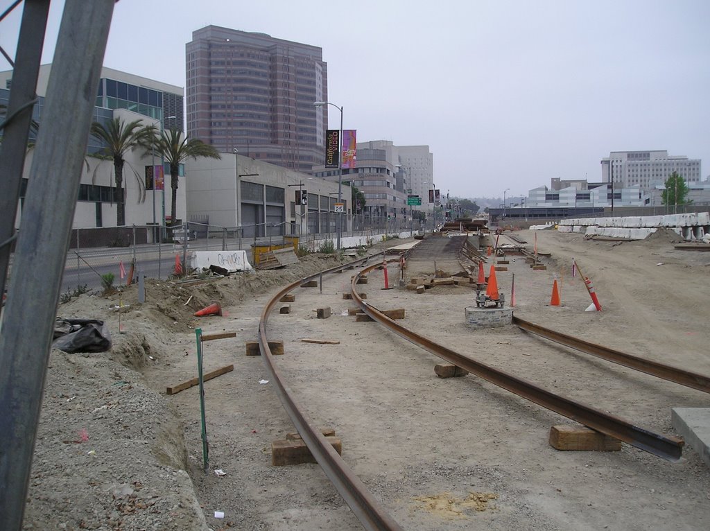 Little Tokyo station curve by jim61773