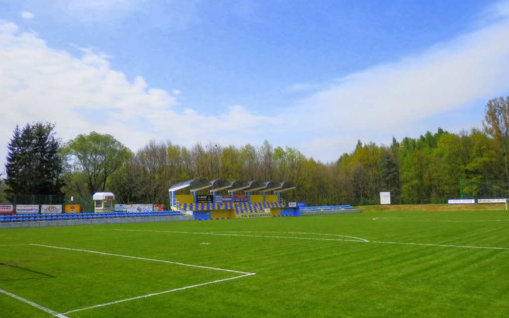 Kozlovice - Krásný Jarní den na Fotbalovém Stadionu - 4/2014 by valsoraj