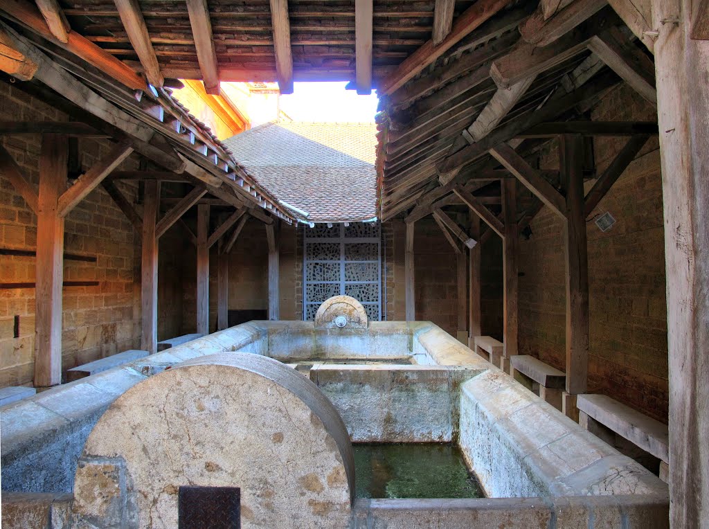 Rougemont : le lavoir à impluvium by JGS25