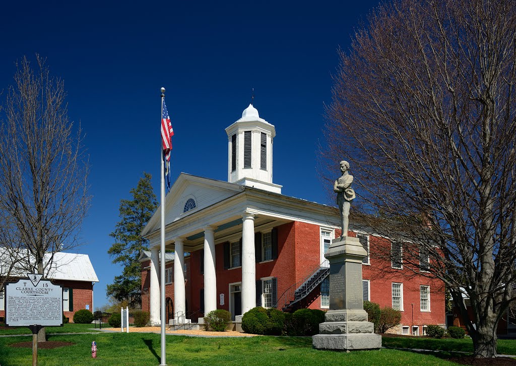 Clarke County Courthouse by CraigWS