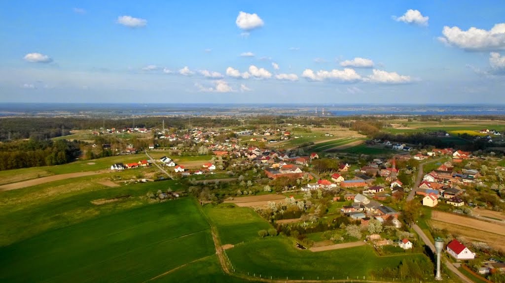 Przęsocin, widok w kierunku Odry. by KapPawelSki