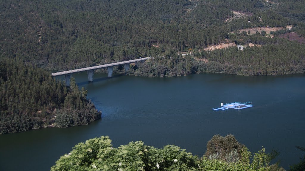 Praia Fluvial de Álvaro by mkc1