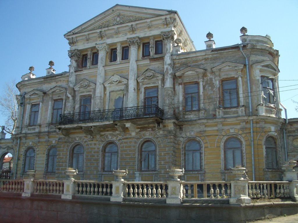 Une ancienne maison à Perm,qui me plaisait beaucoup by armandthelen