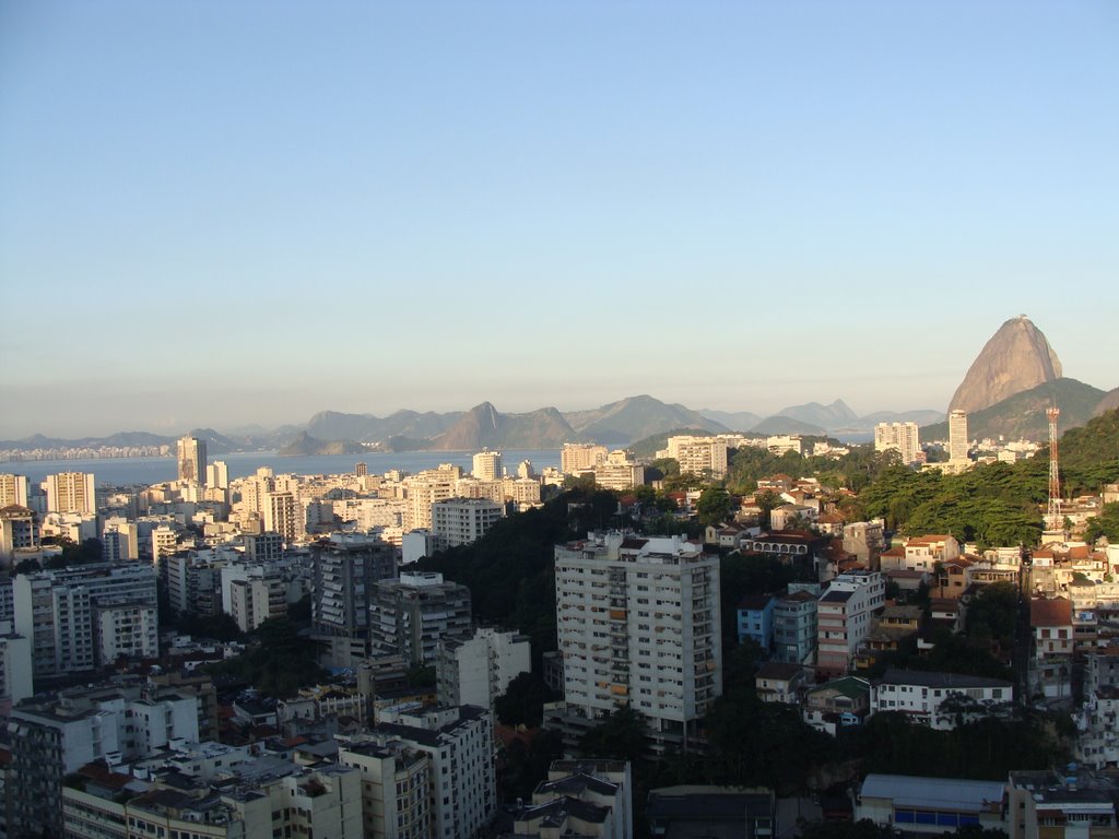 Laranjeiras, Flamengo, Niteroi by Bernardo Cox