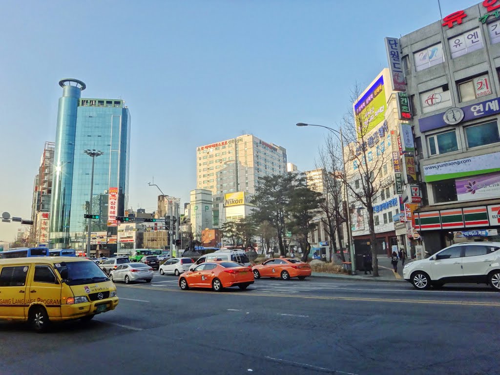 Seoul, Sinchon by sunmaya