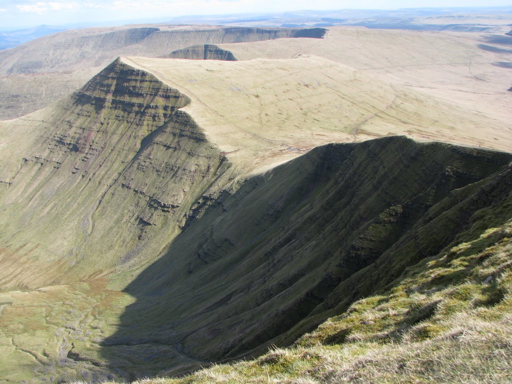 Looking down from top of Pen-y-fan by Moniek Hut