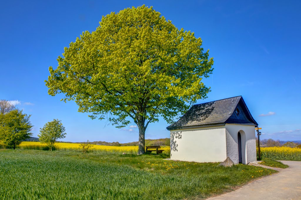 Kleine Kapelle Grenderich by Etscha