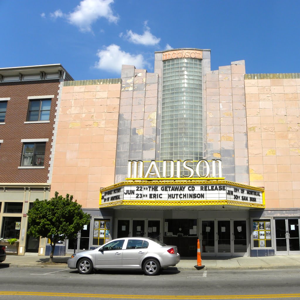 Madison Theater - Covington KY by Pieter en Marianne van de Sande