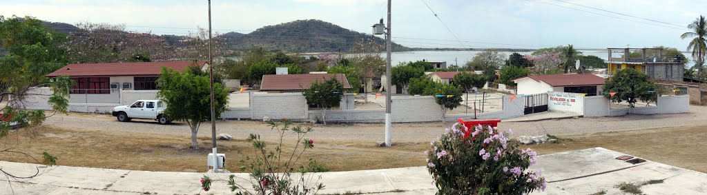 Escuela Primaria en Pescadero, Mpio. de Rosamorada by Pablo A Rodriguez P