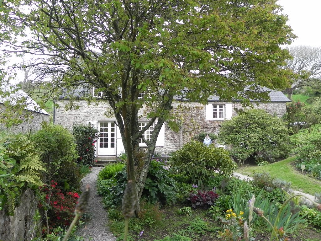 Maison de Jacques Prévert by the tourist