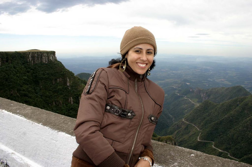 Vanessa at the viewpoint by ® Rodrigo Melo - Iri…