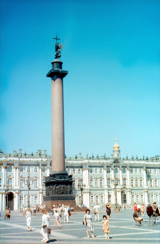 On Dvortzovaya Square by Alexander Klyuch