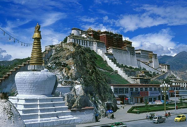 Potala Palace by redtoilet