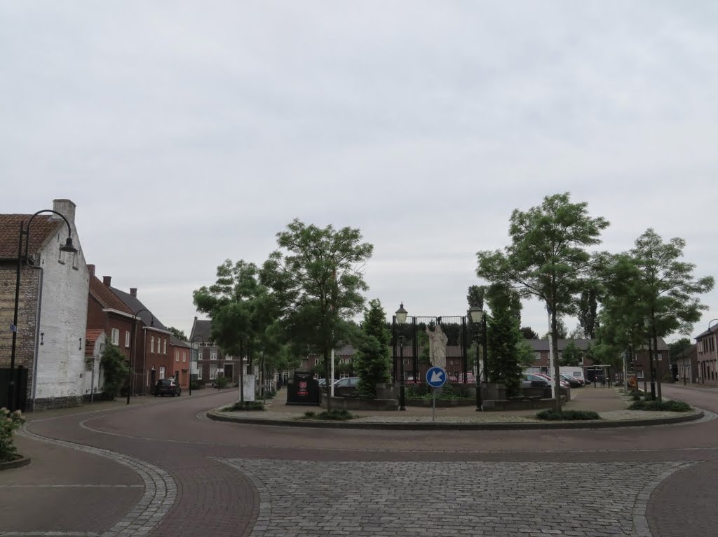 NL - Neeritter - Krekelbergplein by Danny Danckaert