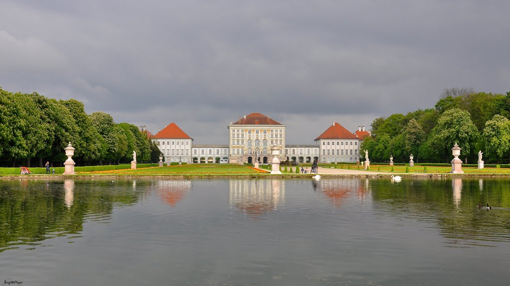 Schloss Nymphenburg im Frühjahr by BrigitteAngelikaMeyer