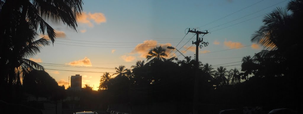 Pôr do Sol em Cruz das Almas, Maceió, Alagoas, Brazil by Orlando de Almeida Calado