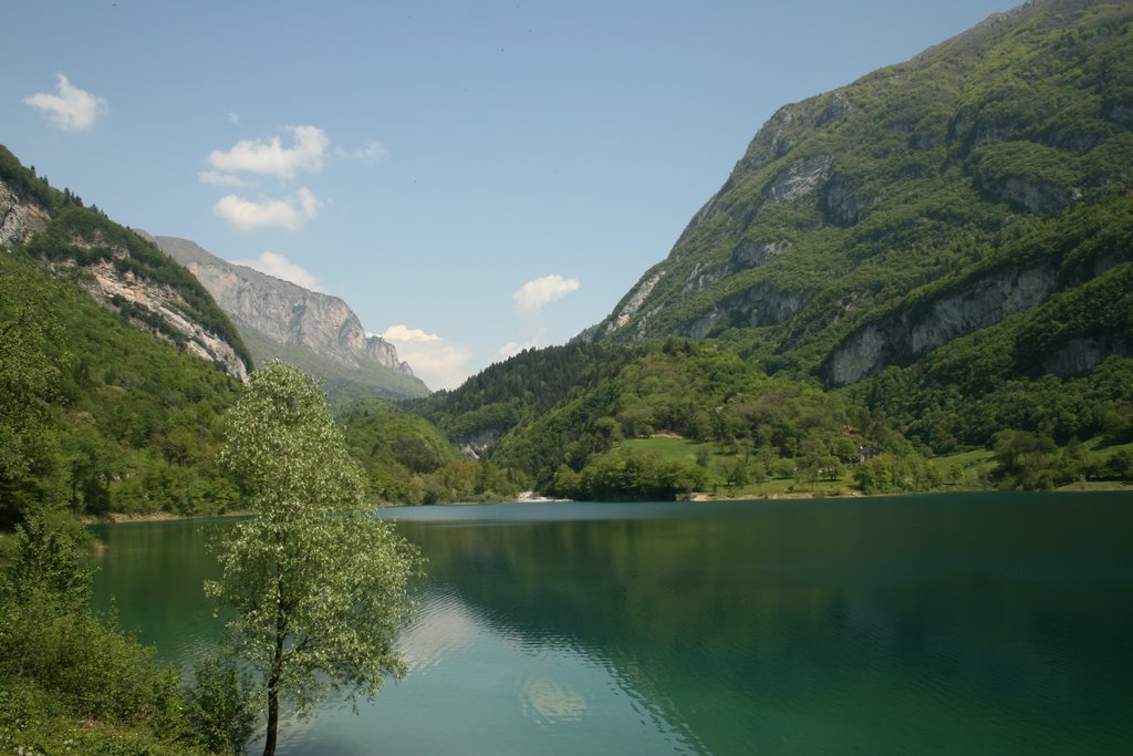 Lago di Tenno, Italy by auf-den-berg.de