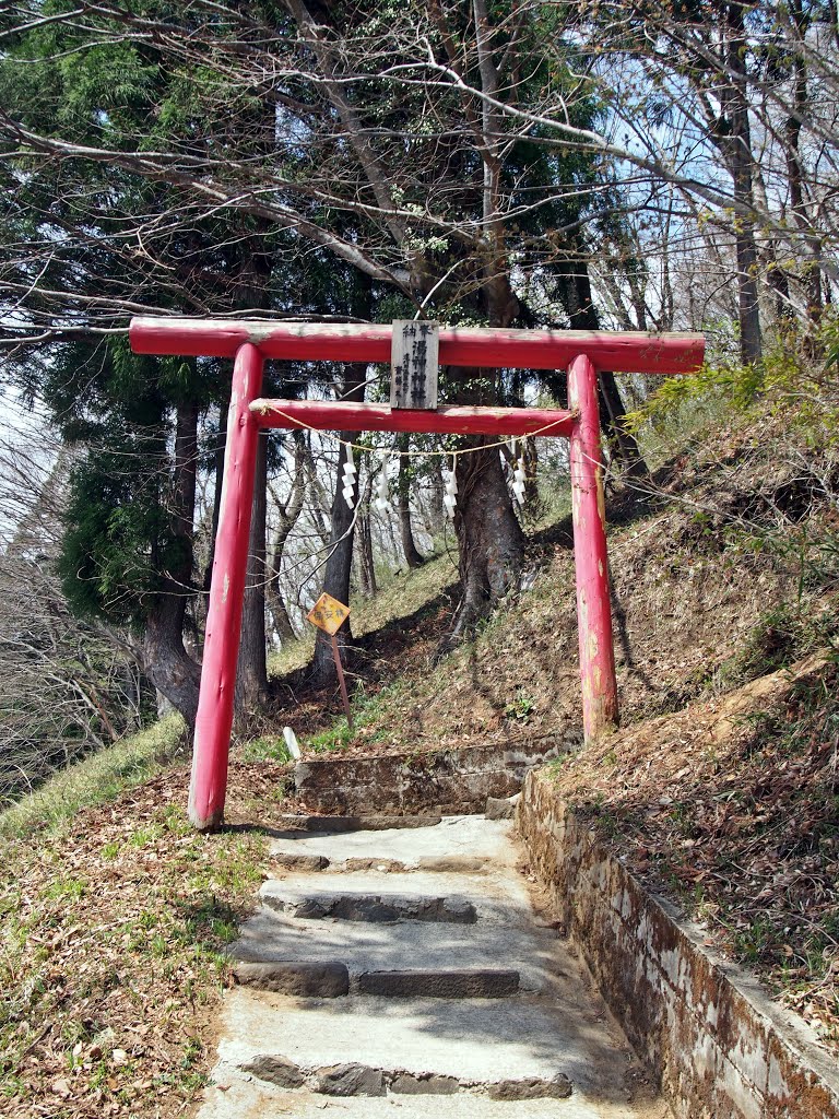 湯神神社鳥居、Torii gate of Yugami-jinja shrine by Bachstelze