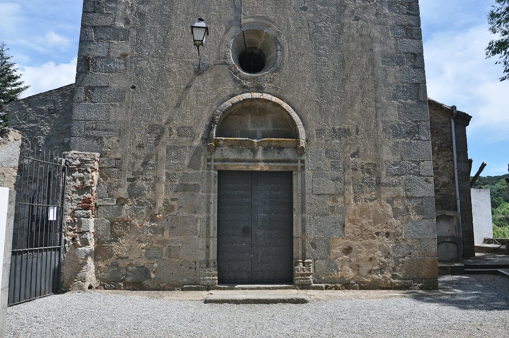 Entrada de la iglesia de sant esteve by alberto-g-rovi