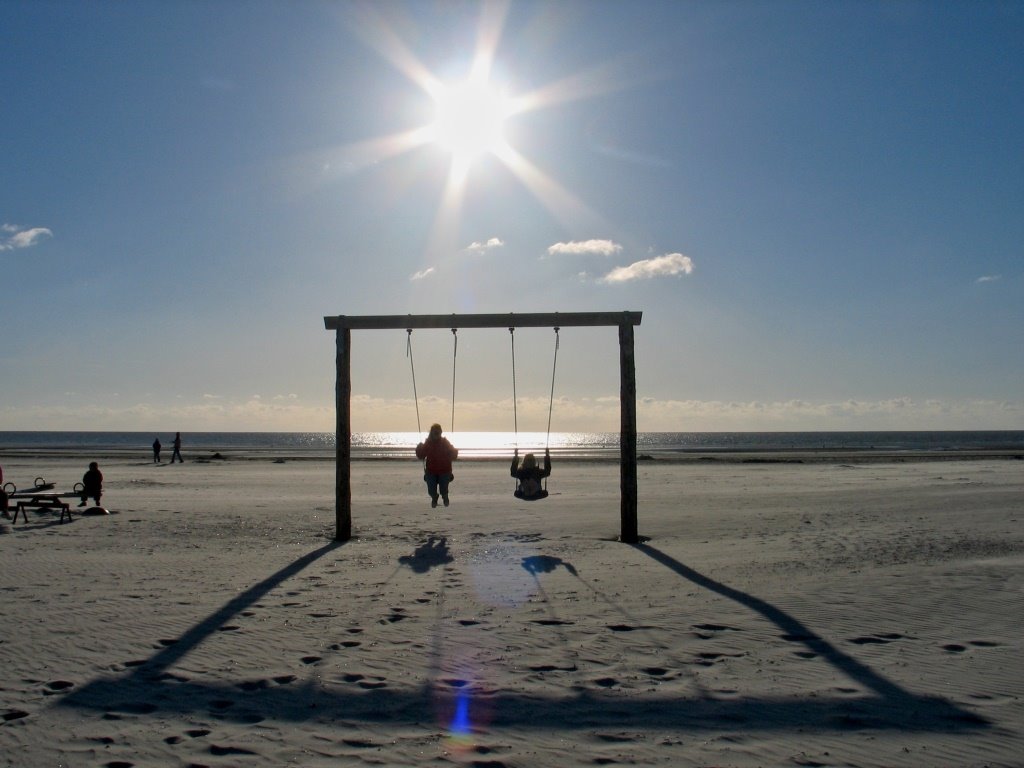 StPeterOrding-57 (swinging in the sun) (300°) by © Roland