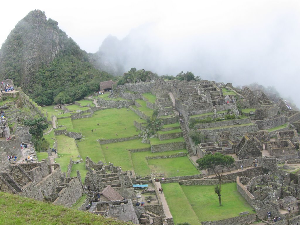 Machu Picchu by klwhalen