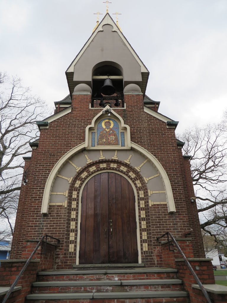 Saint Nicholas Russian Orthodox Church by rogerking