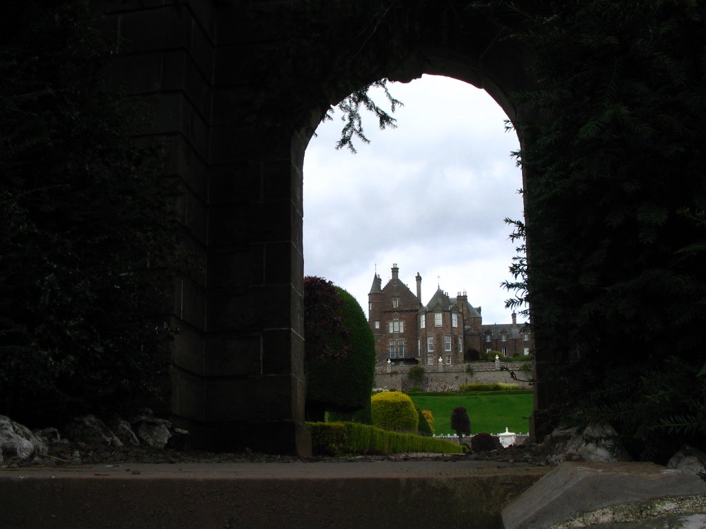 Drummond Castle Gardens by Andrzej Schmidt